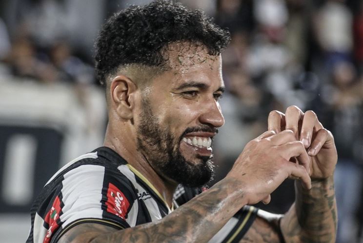 Jonathas tem 35 anos e despontou para o futebol nas categorias de base do Cruzeiro
