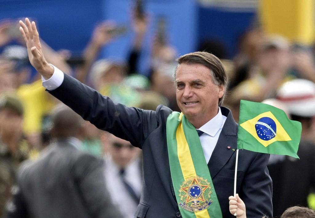 O presidente Jair Bolsonaro desfila na Esplanada dos Ministérios durante o 7 de Setembro