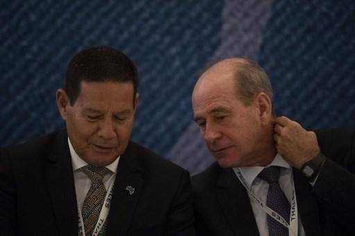 Vice-presidente Hamilton Mourão e ministro da Defesa, Fernando Azevedo e Silva