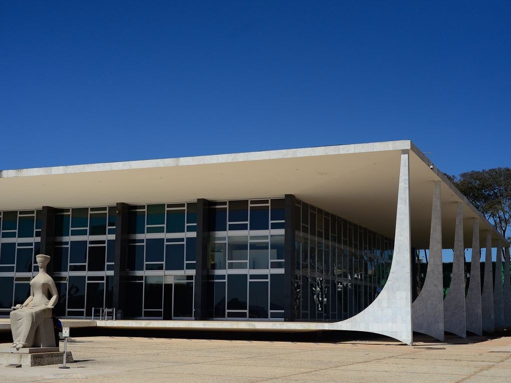 Atuação do STF em relação à suposta grama golpista foi elogiada por Steen Levitsky em palestra no Senado