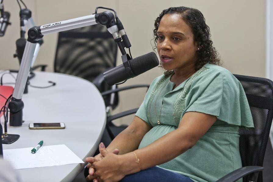 Radio Super Noticia - Contagem MG
Cafe com Politica entrevista Ana Paula Siqueira porta voz da Rede partido de Marina Silva
Na foto: Ana Paula Siqueira porta voz da Rede

FOTO: MARIELA GUIMARAES / O TEMPO 812018