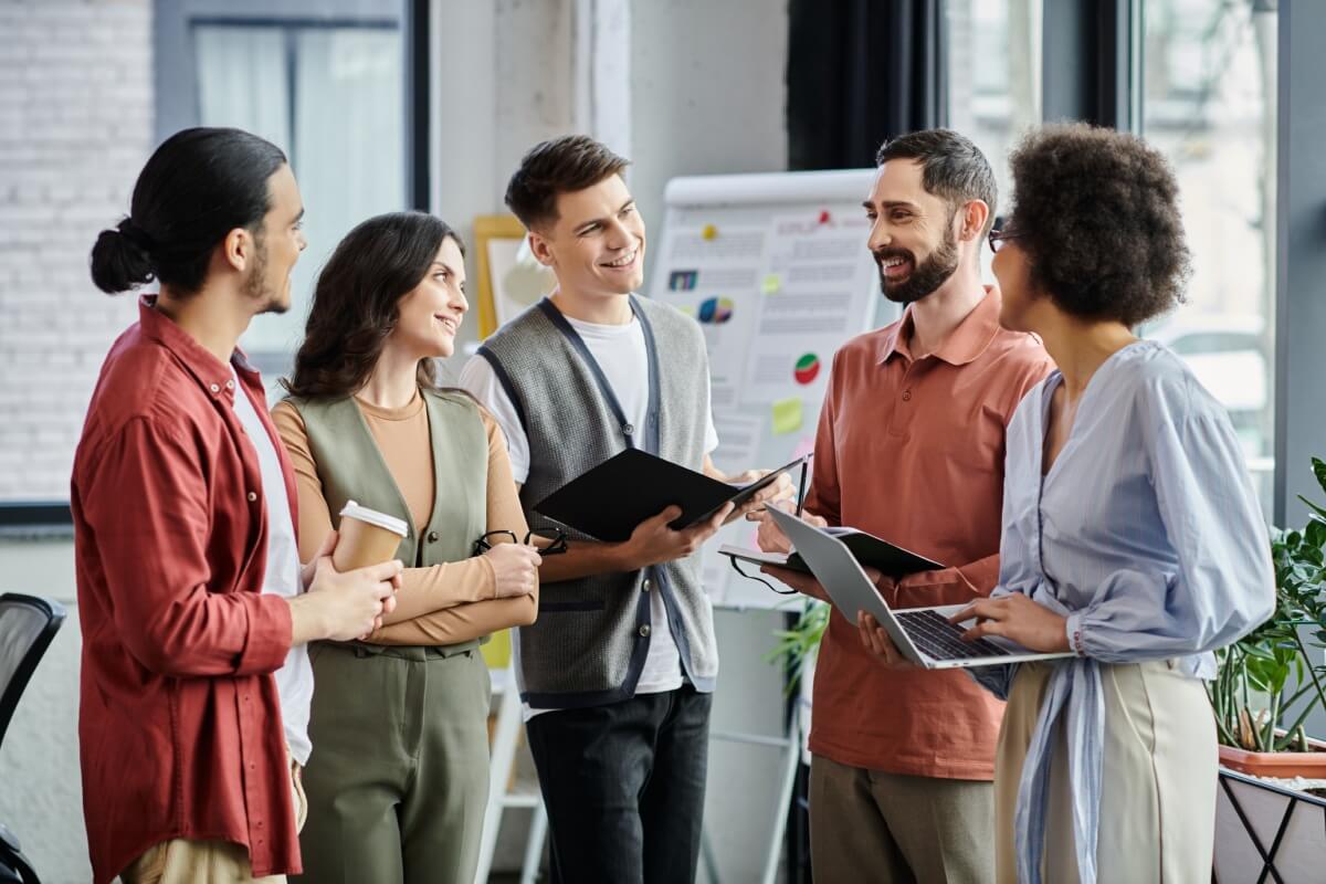 O networking influencia diretamente o posicionamento e a evolução na carreira profissional