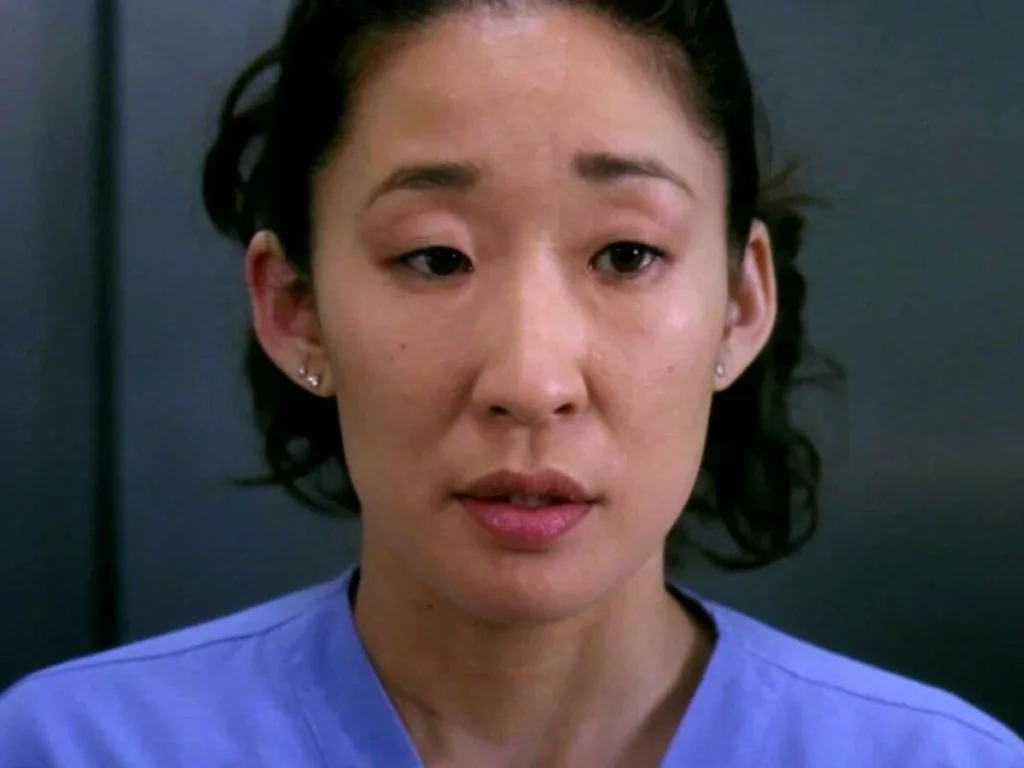 Sandra Oh, conhecida por interpretar a médica Cristina Yang em Grey's Anatomy