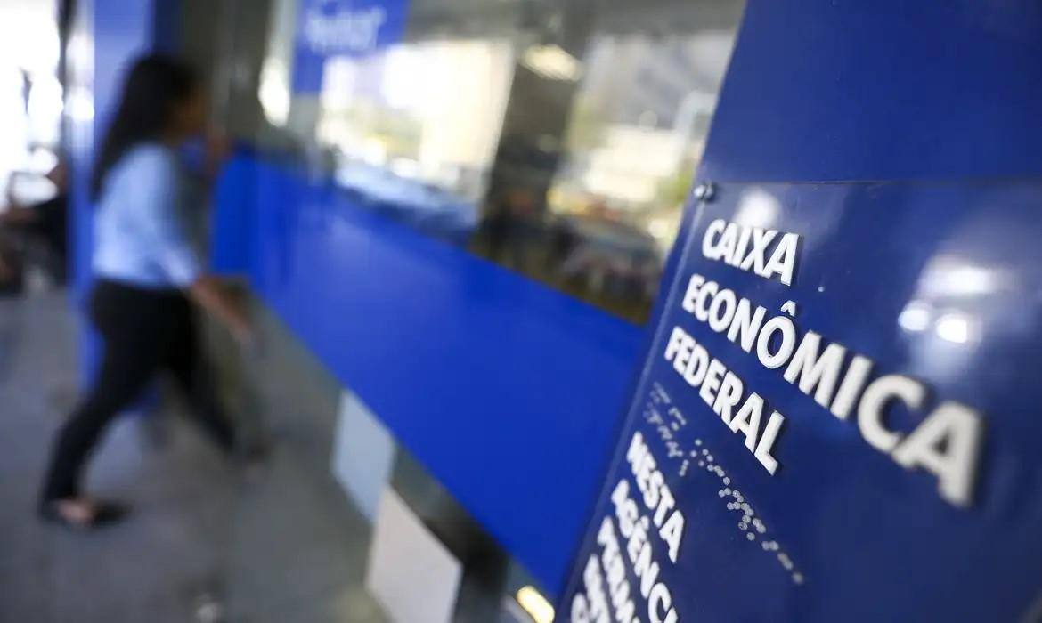 Retiradas ocorrem conforme o mês de aniversário do trabalhador