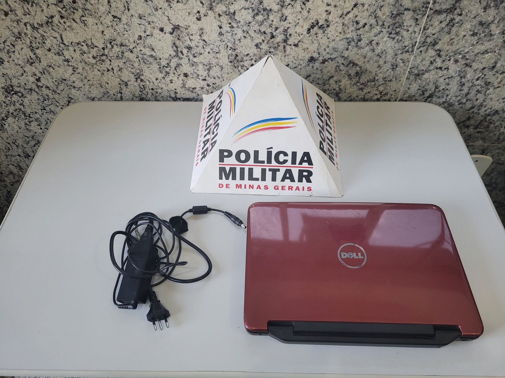 Homem furtou notebook, escondeu dispositivo na casa da irmã para vendê-lo posteriormente, mas o plano não deu certo
