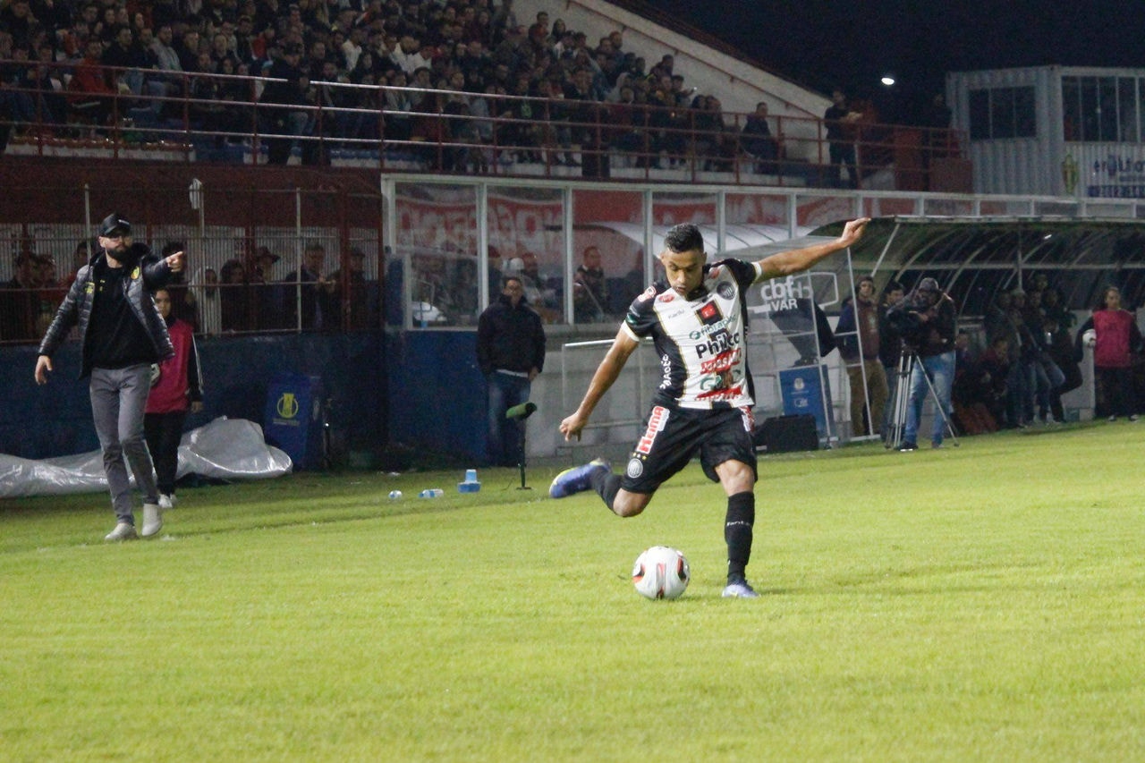 O Operário Ferroviário busca a reabilitação na Série B do Brasileirão, diante do CRB, em Ponta Grossa