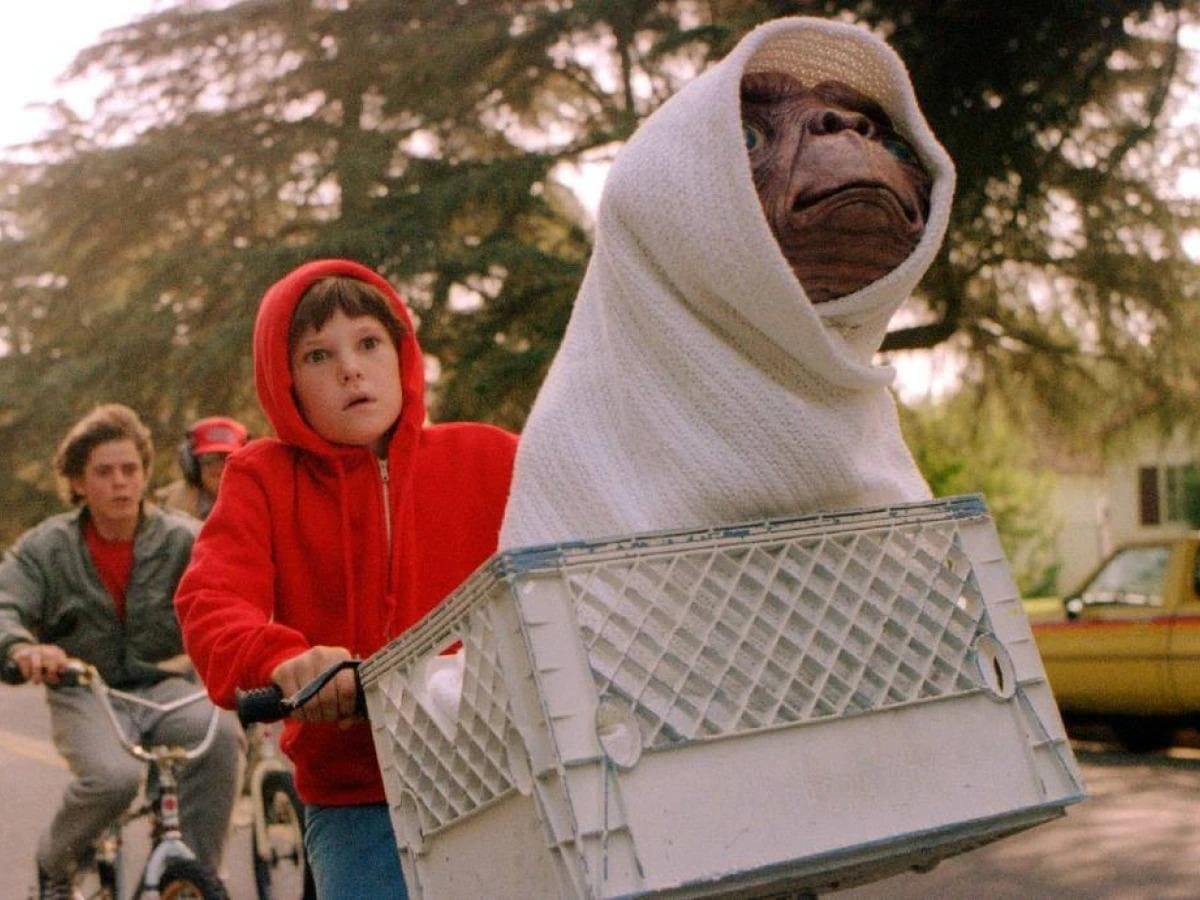Cena do filme 'E.T.', de Steven Spielberg; produção completa 40 anos