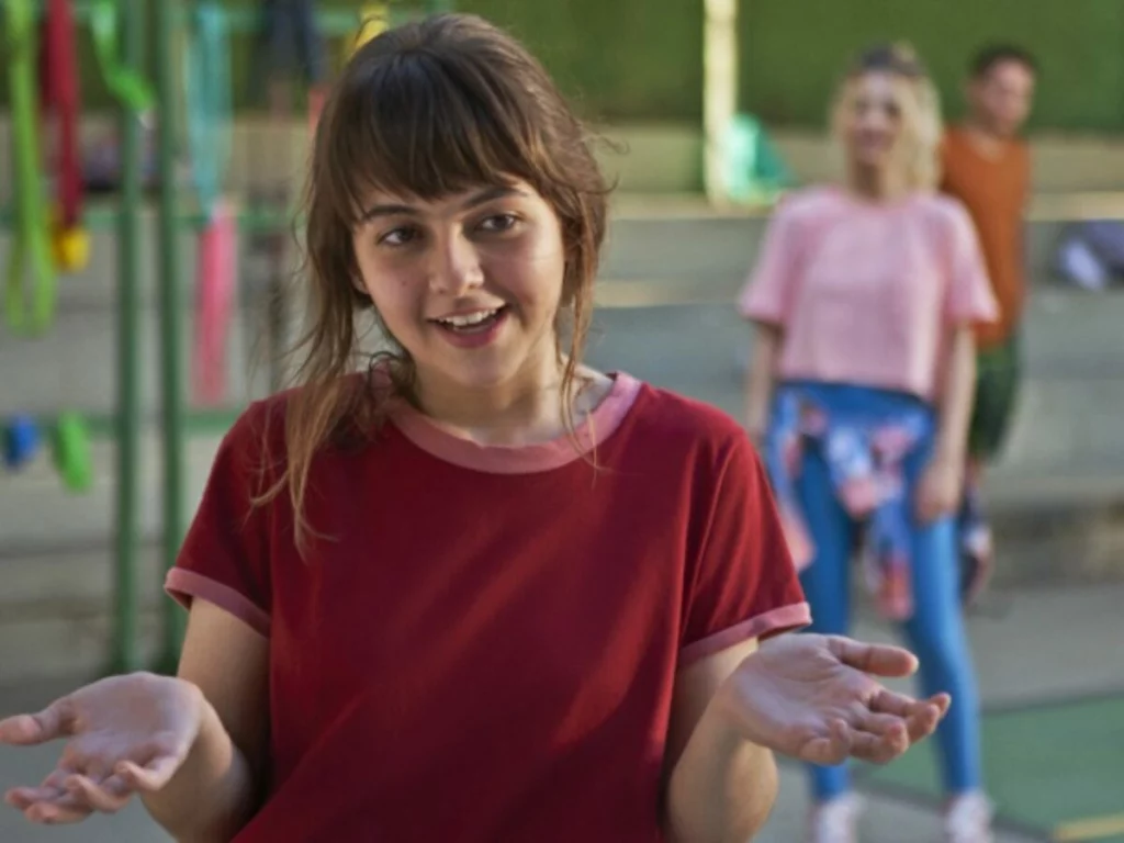 Filme adolescente que ressignifica o bullying e a amizade no streaming