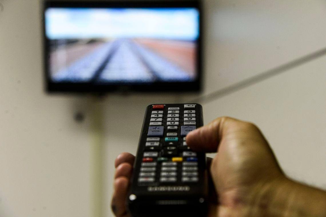 controle remoto televisão