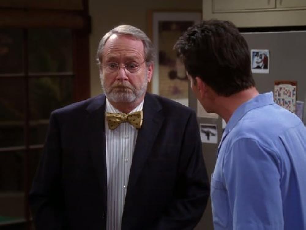 Martin Mull na série Two and a Half Men (2003)