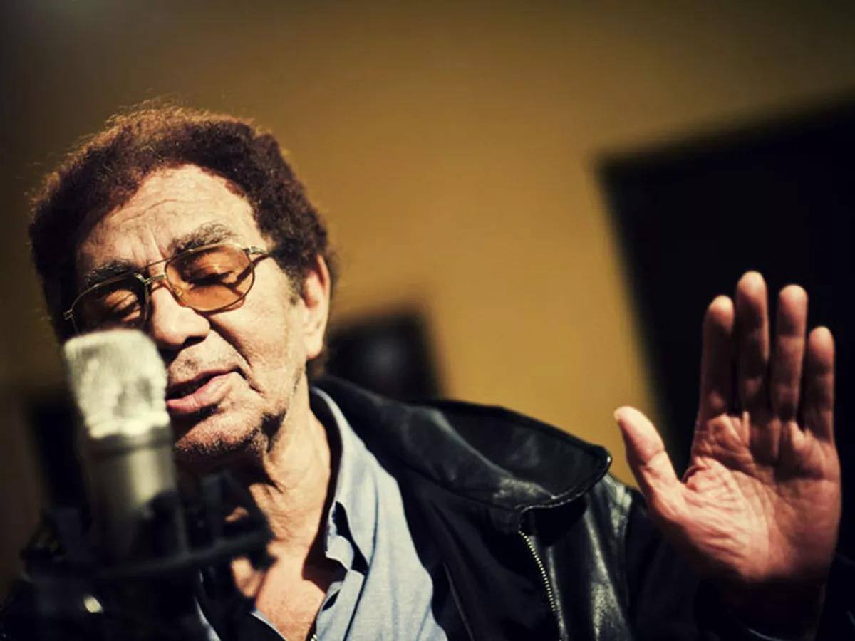 Reginaldo Rossi, que começou a carreira fonográfica em 1966, conheceu o estrelato nos anos 1990 com 'Garçom'
