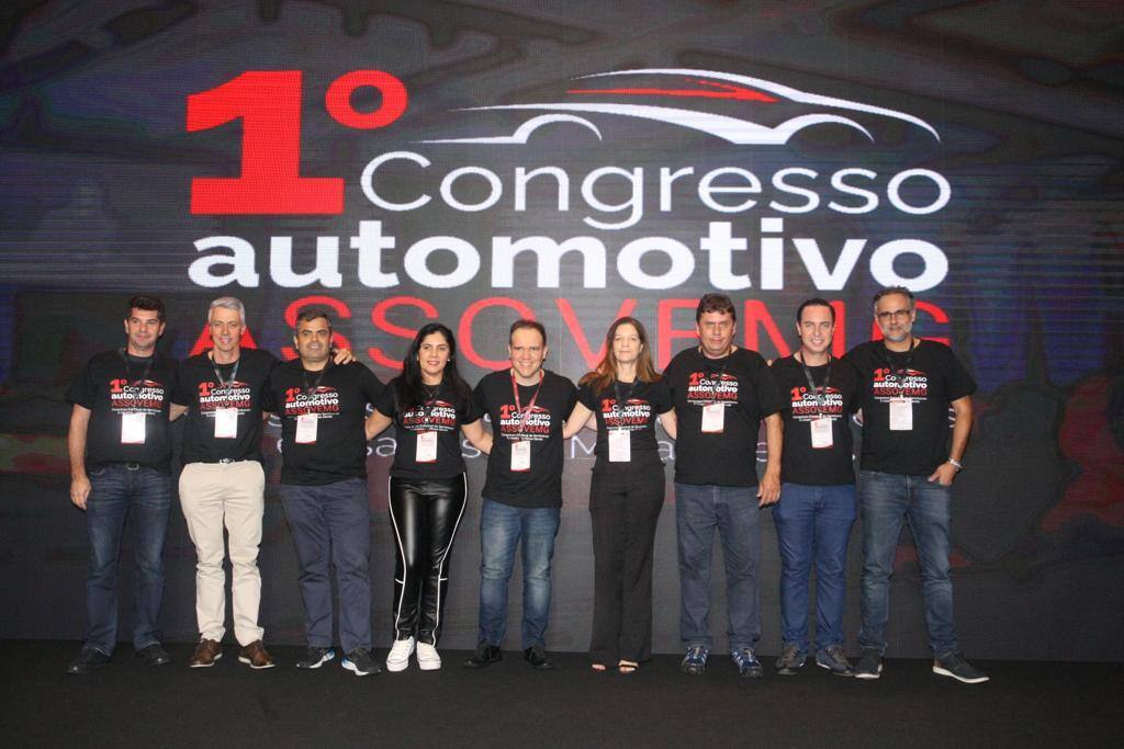 A equipe da Assovemg que recebeu um expressivo público no I Congresso promovido pela entidade