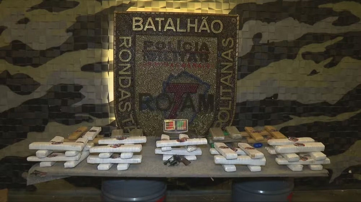 Drogas apreendidas com o suspeito