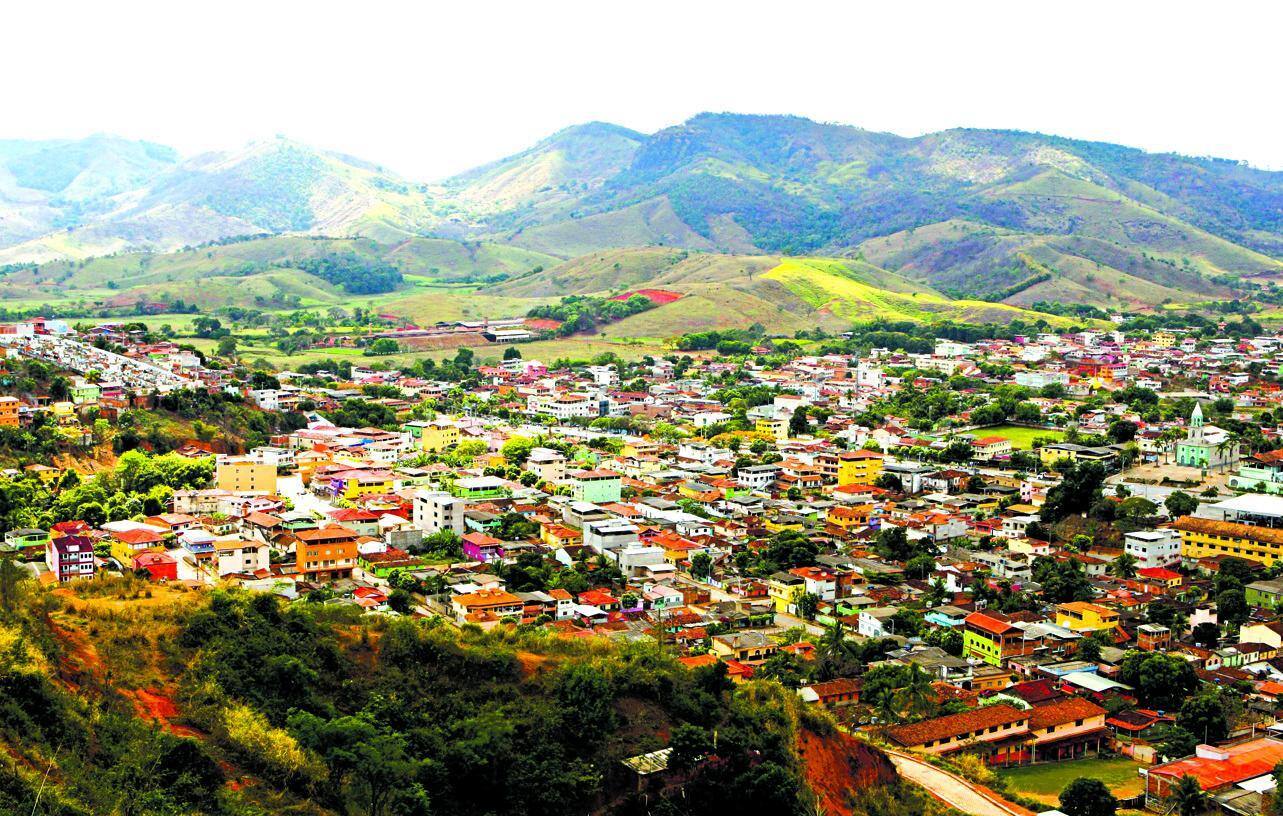 Engenheiro Caldas. 
Vista da cidade de onde fazendeiro local e traficante de drogas, com origem no Rio, comandava comércio de armas