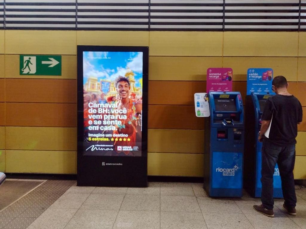 Totem com propaganda do Carnaval de BH no Rio de Janeiro