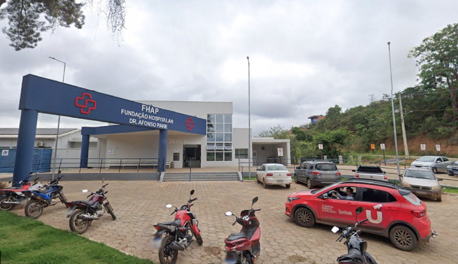 Idoso foi socorrido para hospital da cidade, mas não resistiu aos graves ferimentos
