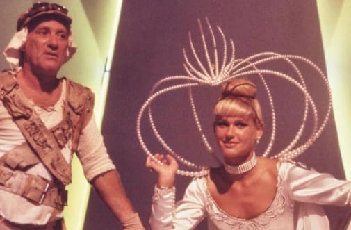 Renato Aragão e Xuxa em cena do filme 'A Princesa Xuxa e Os Trapalhões', de 1989