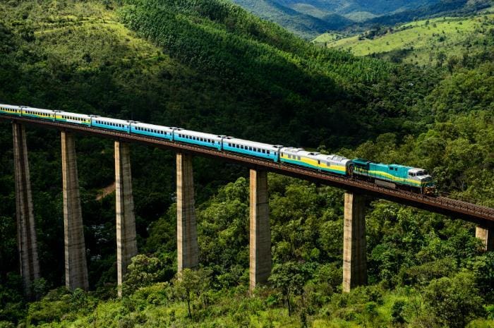 Trem de Passageiros da Estrada de Ferro Vitória a Minas (EFVM)