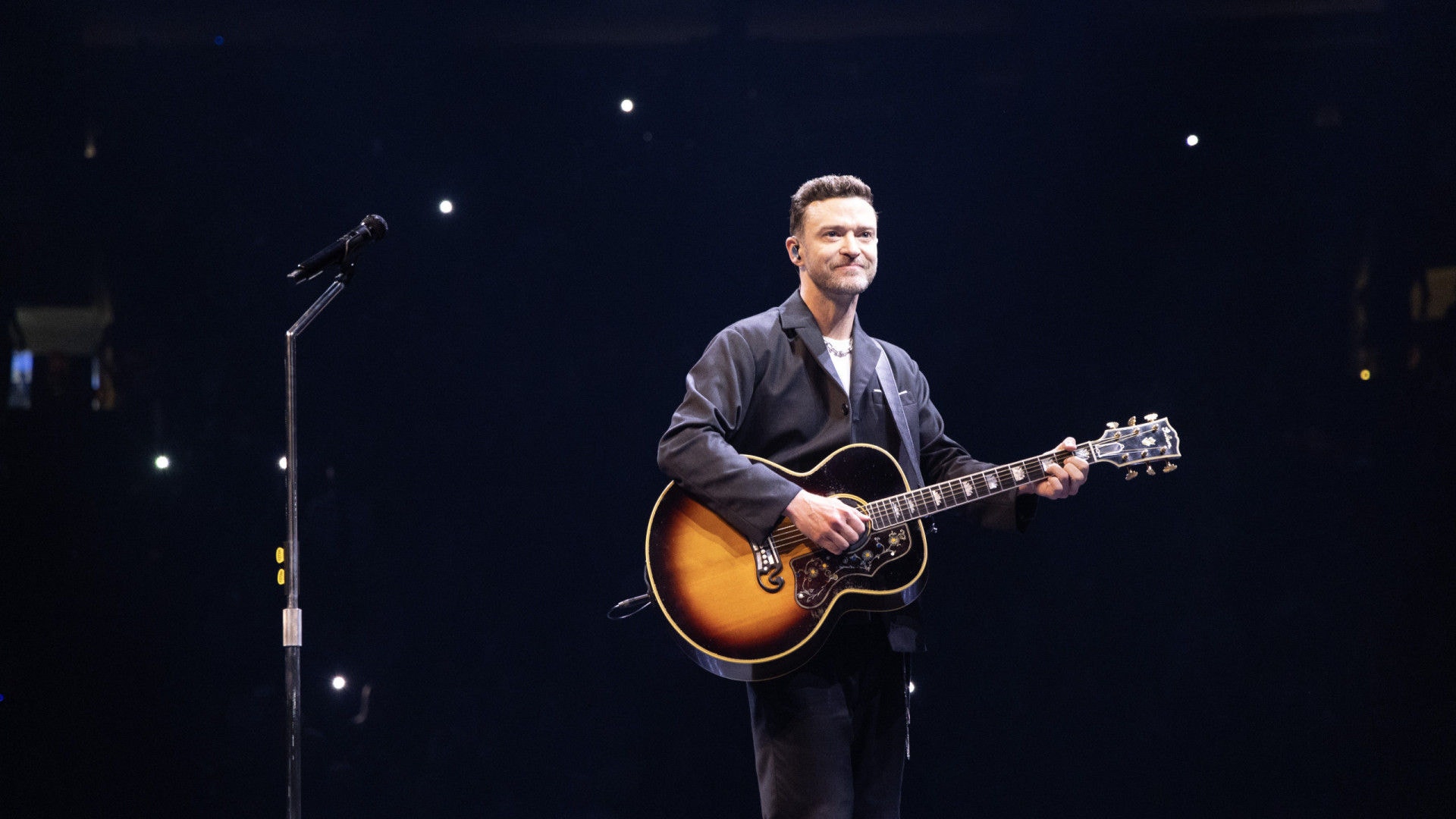 Justin Timberlake faz primeiro show após ser preso: 'Tem sido uma semana difícil'