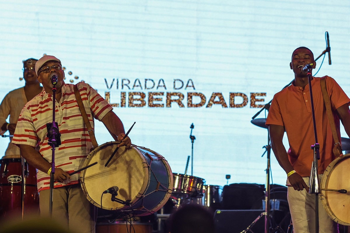 Expectativa era que 30 mil pessoas passassem a virada do ano na praça da Liberdade