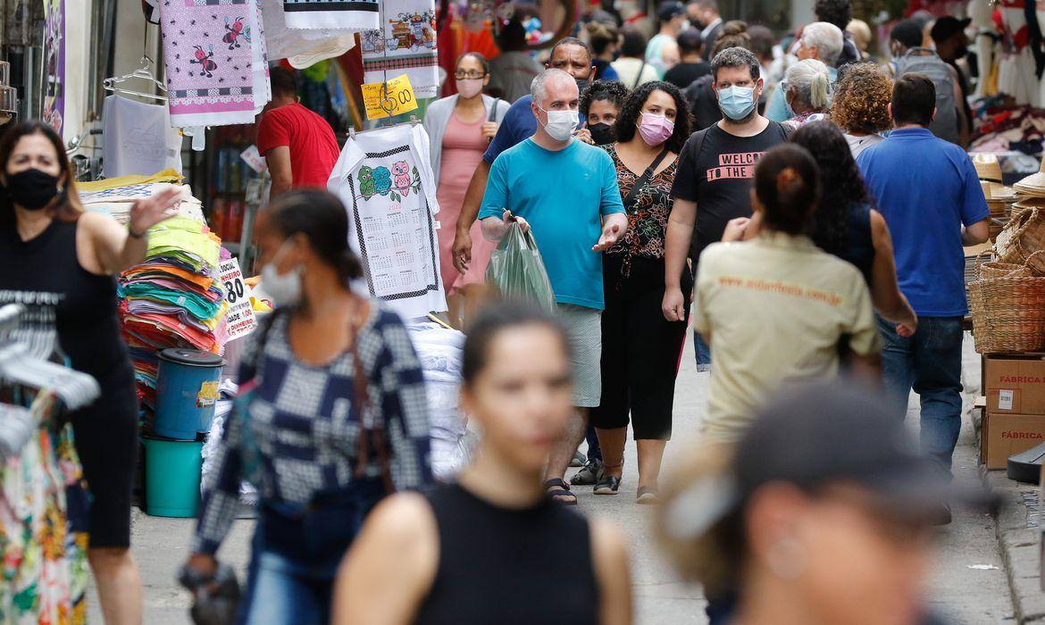 Primeiro dia de flexibilização do uso de máscara no Rio de Janeiro
