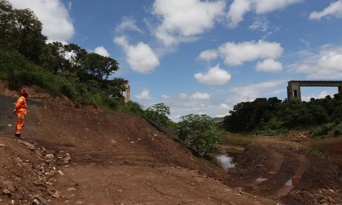 Rompimento da barragem Mina Córrego do Feijão, no dia 25 de janeiro de 2019, matou 272 pessoas