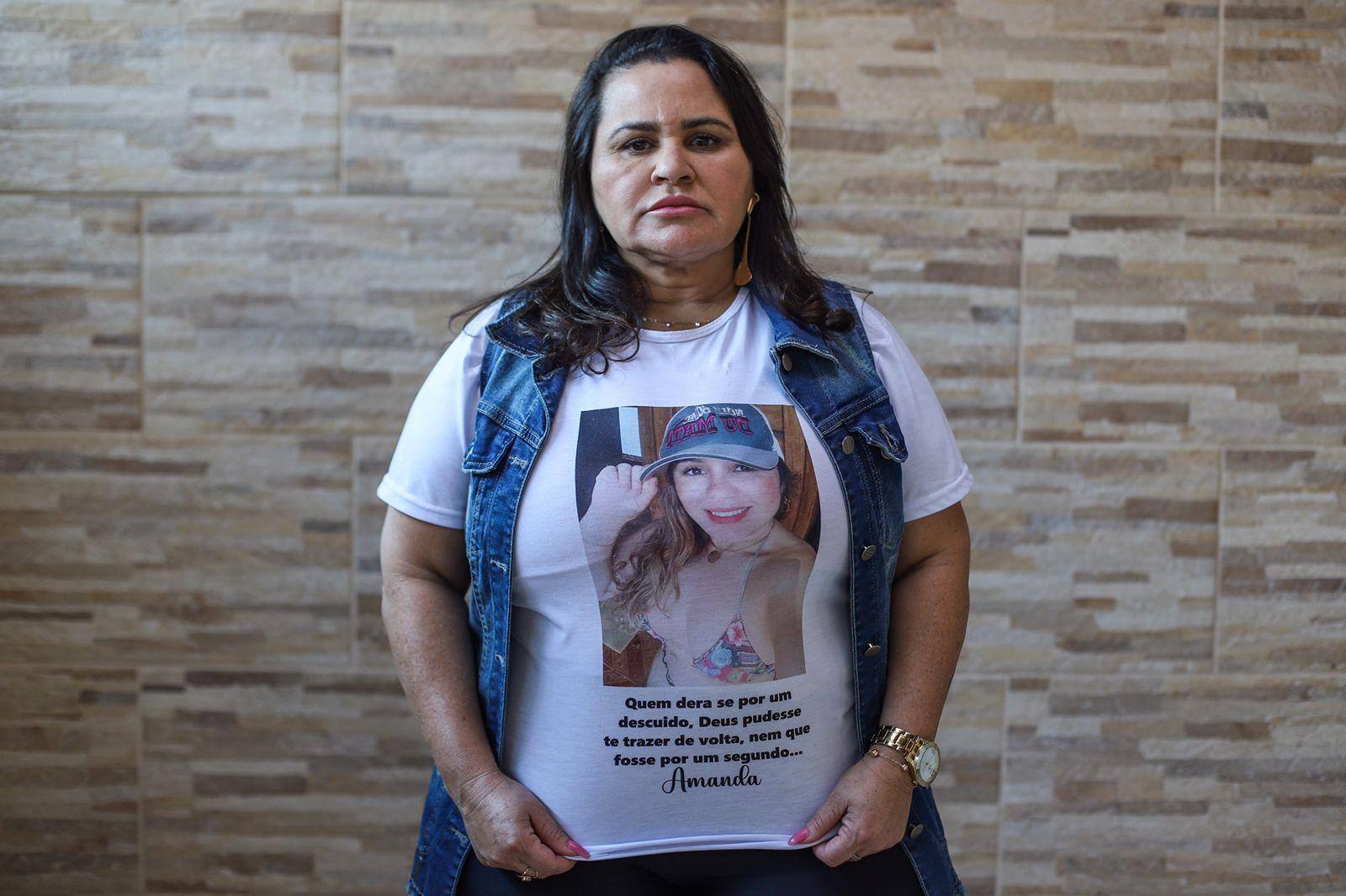 Adriana Martins, mãe de Amanda Martins, jovem que morreu no dia 12 de setembro de 2021  em um acidente de jetski, na Lagoa Várzea das Flores , em Contagem