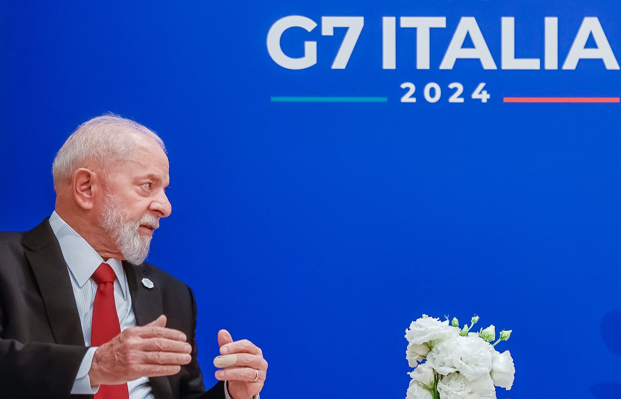 Lula volta ao Brasil ainda neste sábado (15) após cumprir agenda na Suíça e em Genebra.