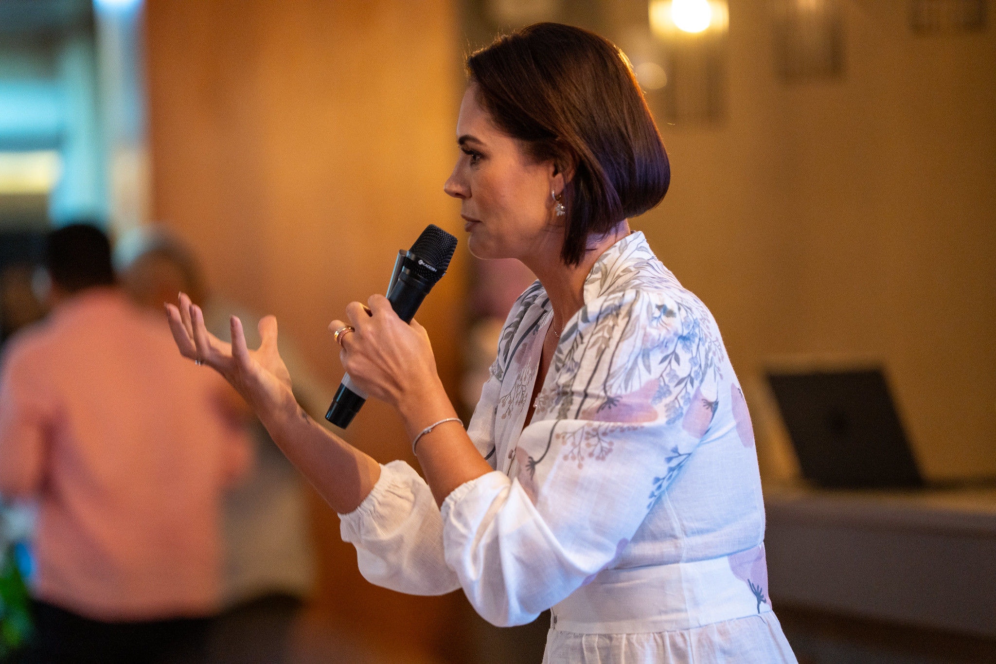 Em discurso no Pará, Michelle Bolsonaro afirmou que a família poderia ter se mudado para os EUA, mas decidiu permanecer no Brasil para “não abandonar o povo”. O enteado dela e filho de Jair Bolsonaro, Eduardo, no entanto, deixou o Brasil onde tem o mandato de deputado federal