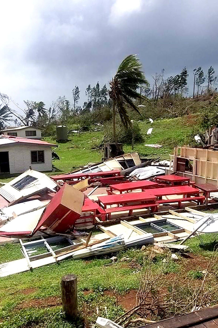 "Recebemos imagens da ilha de Kia. Vimos uma devastação total. Parece uma zona de guerra", declarou Shairana Ali, diretora-geral da Save the Children Fidji
