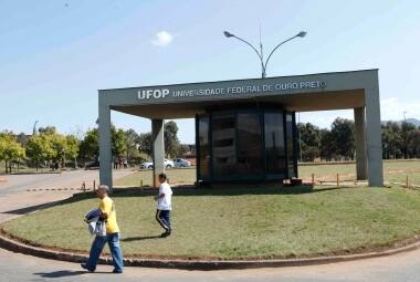 Universidade monitora estágio da pandemia nas localicades em que residem seus alunos