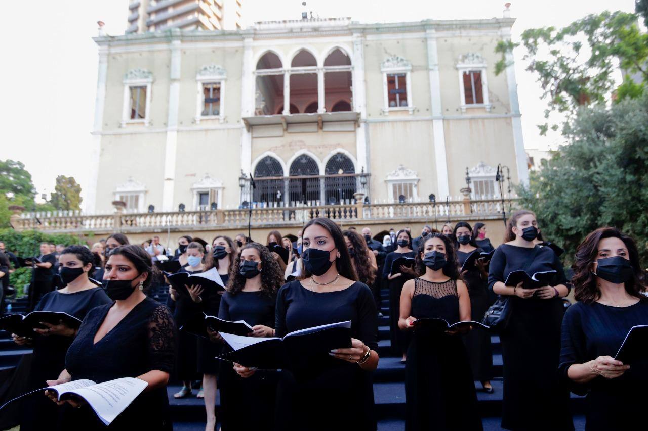Concerto em Beirute para homenagear mortos na explosão