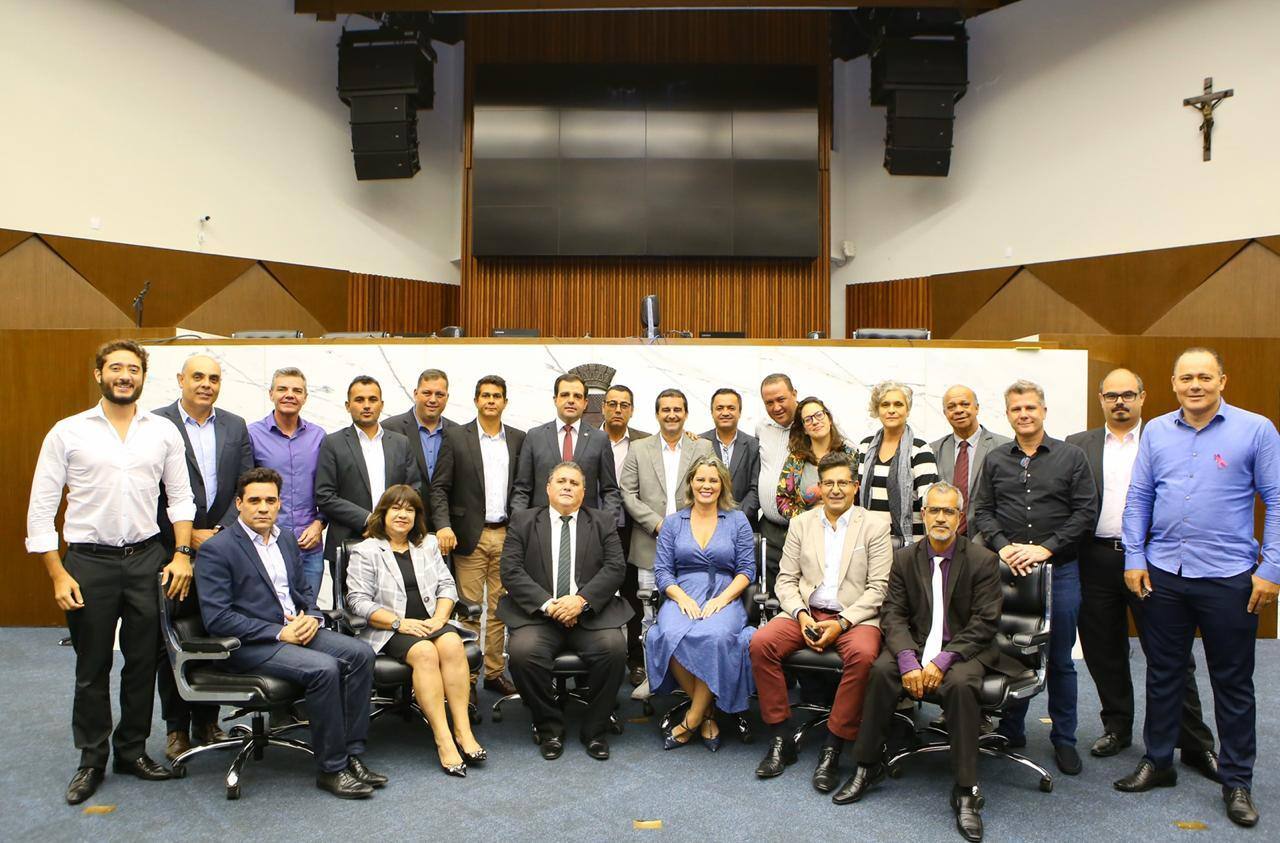 Vereadores de BH decidem congelar salários até 2024