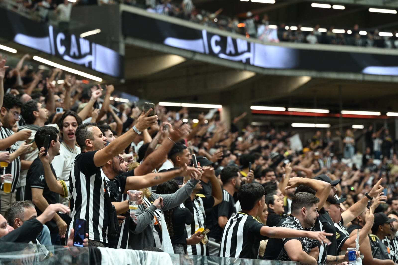 Mais de 38 mil torcedores estiveram presentes na Arena MRV