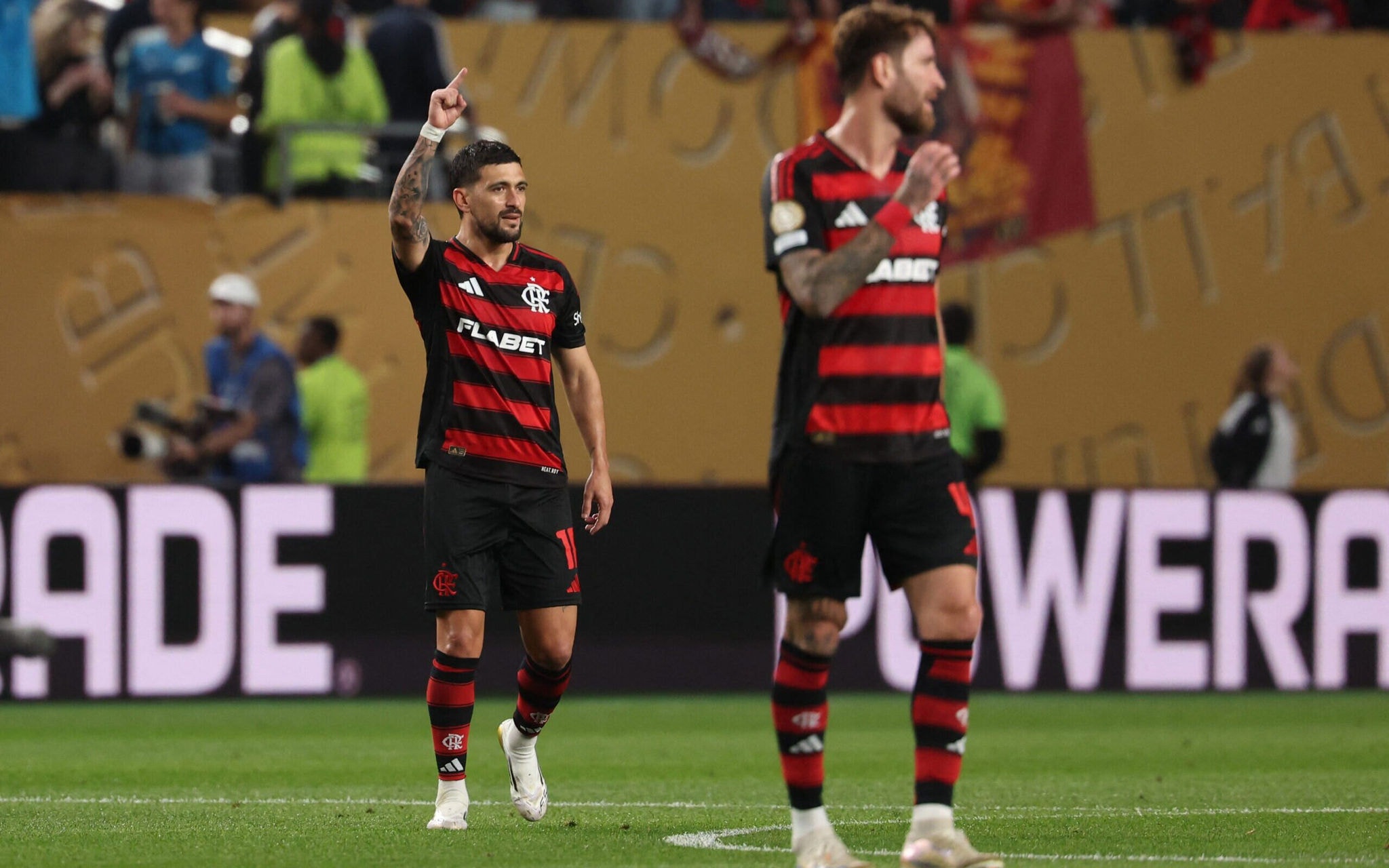 Arrascaeta comemora o primeiro gol do Flamengo