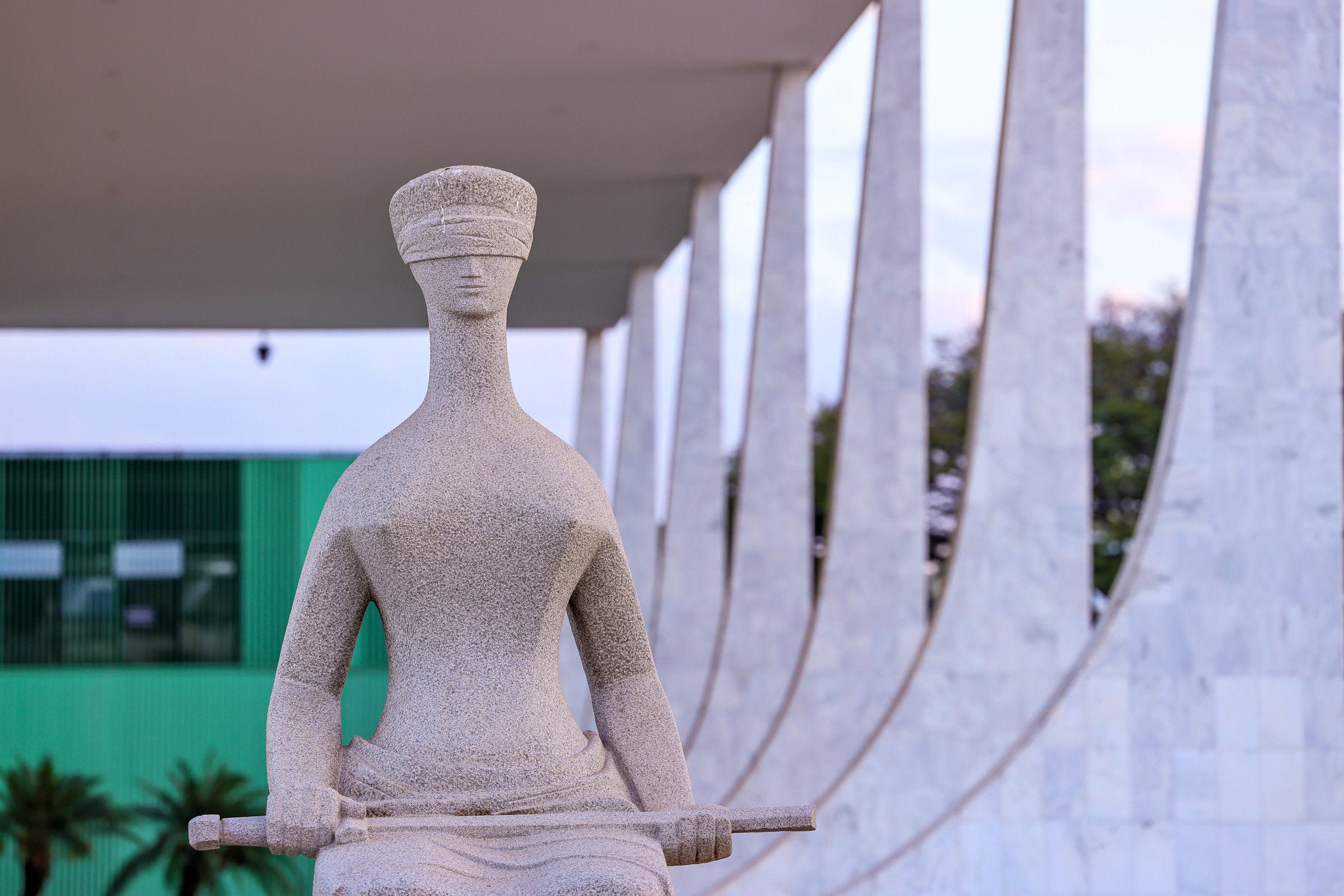 Estátua da Justiça em frente ao STF: Supremo tem sessão extraordinária nesta sexta-feira (1º) para marcar a abertura do segundo semestre do Poder Judiciário