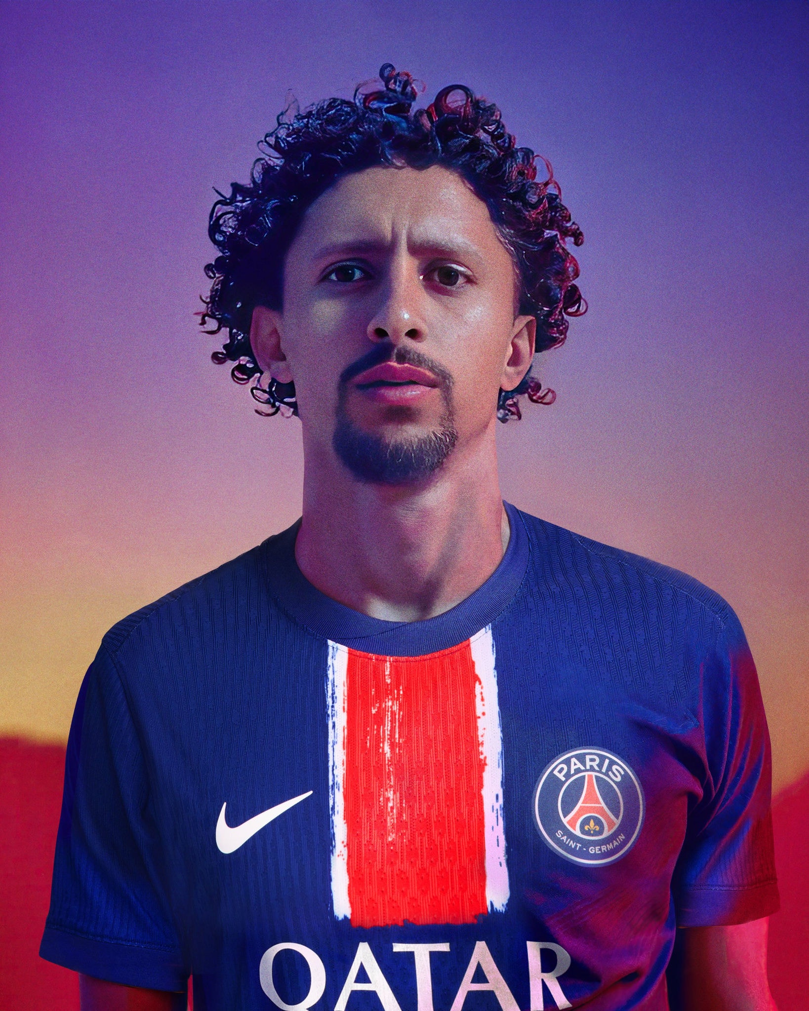 Marquinhos foi um dos jogadores do PSG no lançamento dos novos uniformes