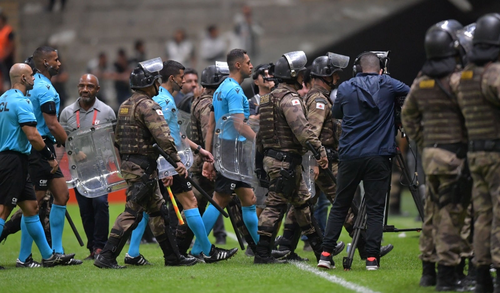 Arbitragem foi criticada por zagueiro alvinegro 