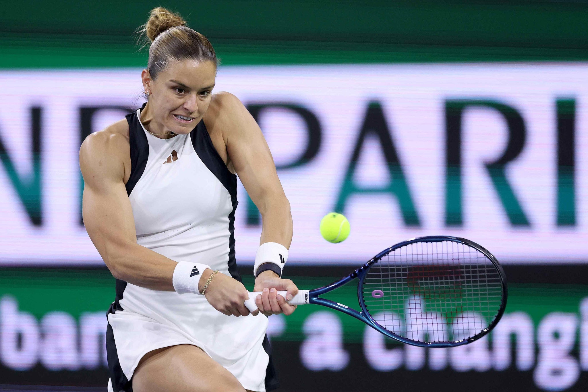 Maria Sakkari (foto) enfrenta a número um do mundo, a polonesa Iga Swiatek, na disputa do título