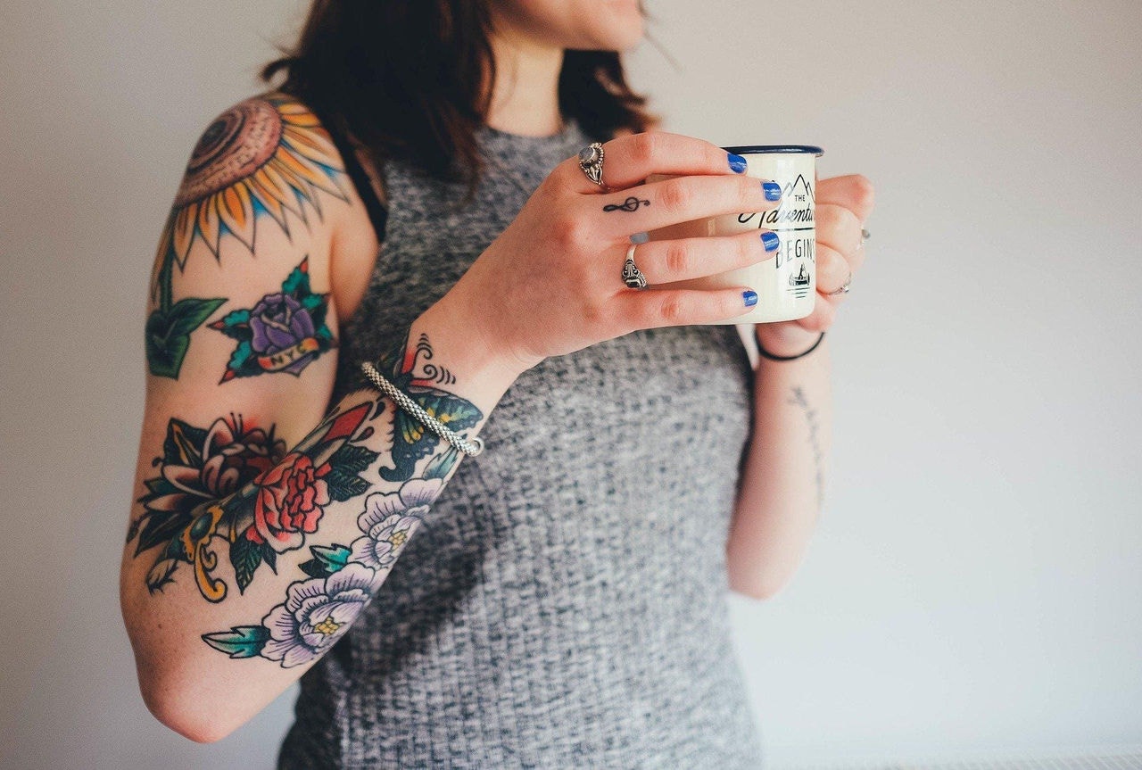 Foto ilustrativa de tatuagem colorida
