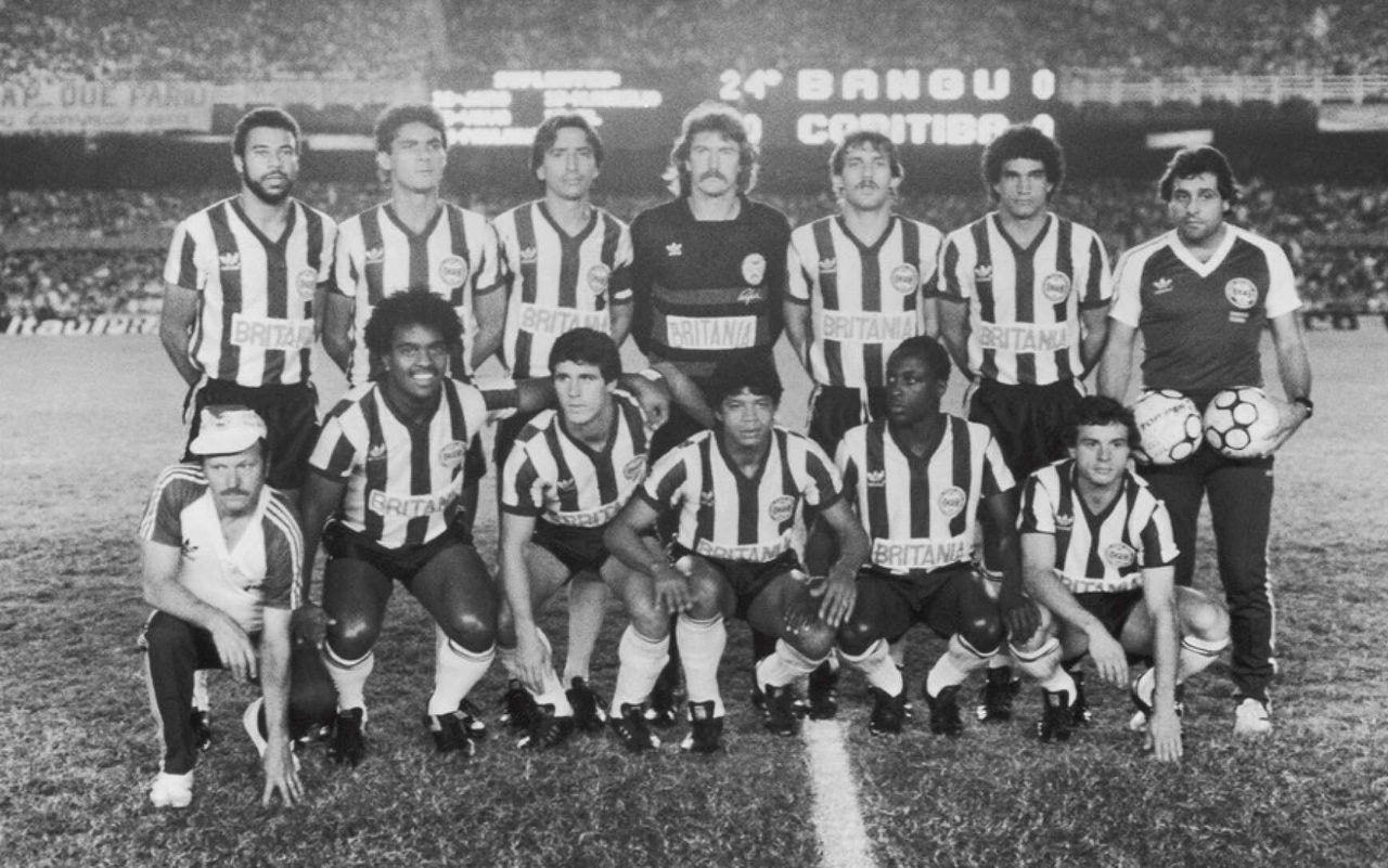 Coritiba posa para foto na final do Campeonato Brasileiro de 1985, no Maracanã. Foto: Divulgação/Coritiba