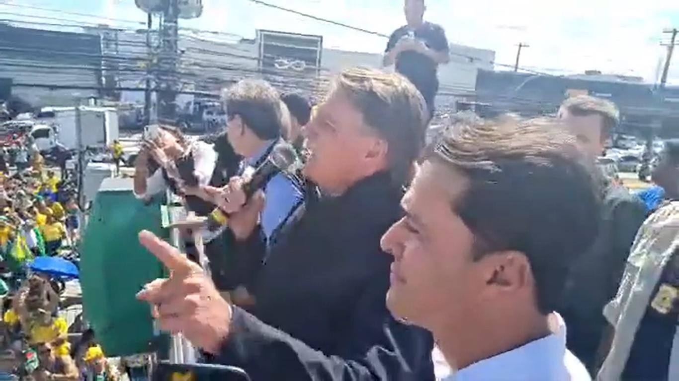 Bolsonaro-Recife-MarchaJesus-060822jpg