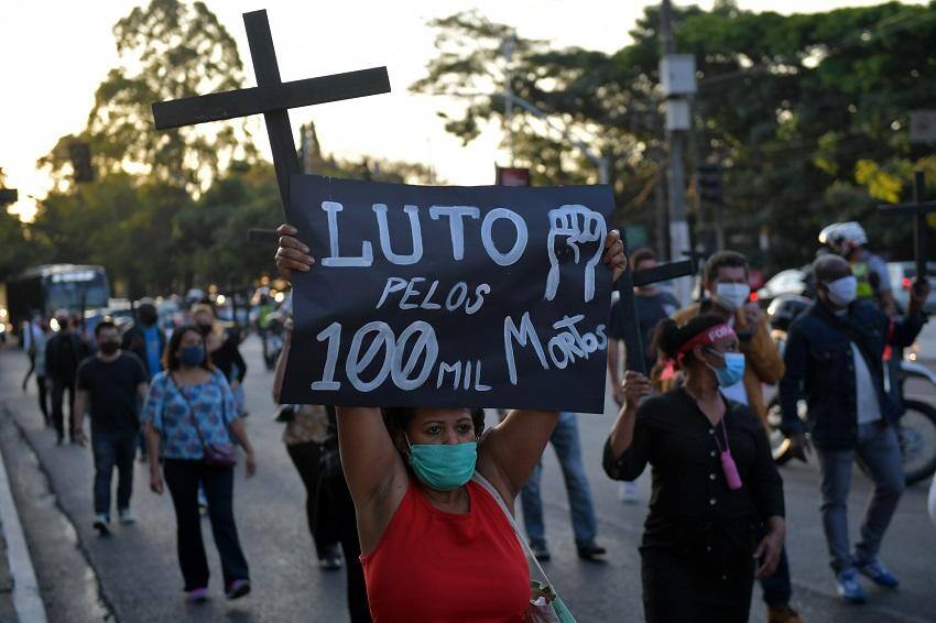 BRAZIL-HEALTH-VIRUS-VICTIMS-TRIBUTE-PROTEST