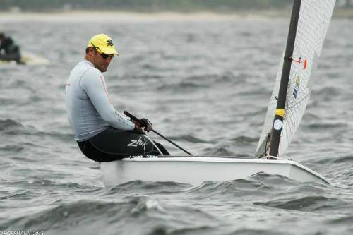 Jorge Zarif fecha dia em 4º e segue na luta por pódio em evento-teste da Vela