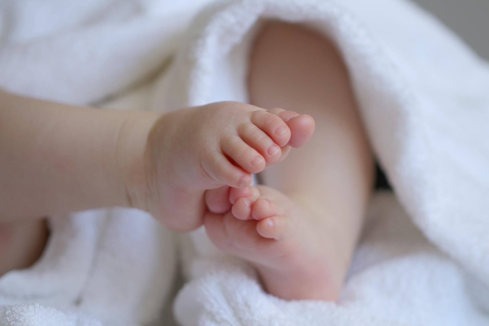 Imagem mostra pé de bebê 