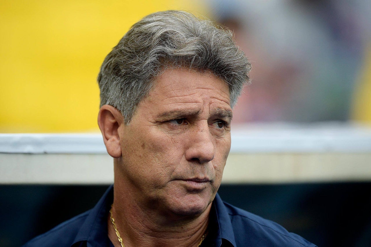 Renato Gaúcho é o atual técnico do Grêmio, que teve os jogos adiados pela CBF