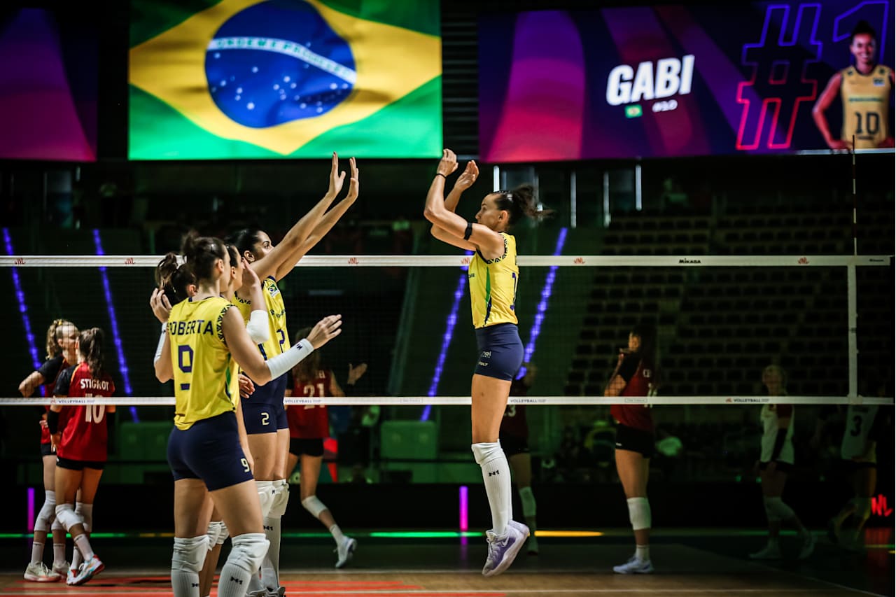 Brasil e Japão se enfrentam na semifinal da VNL feminina 2025