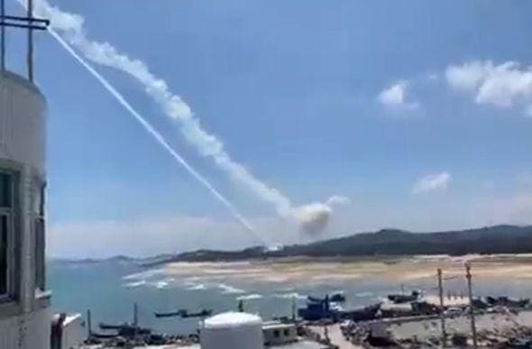 China lança mísseis nas águas de Taiwan
