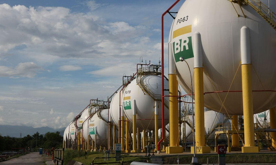 Gás natural a distribuidoras fica 39% mais caro a partir de maio, diz Petrobras