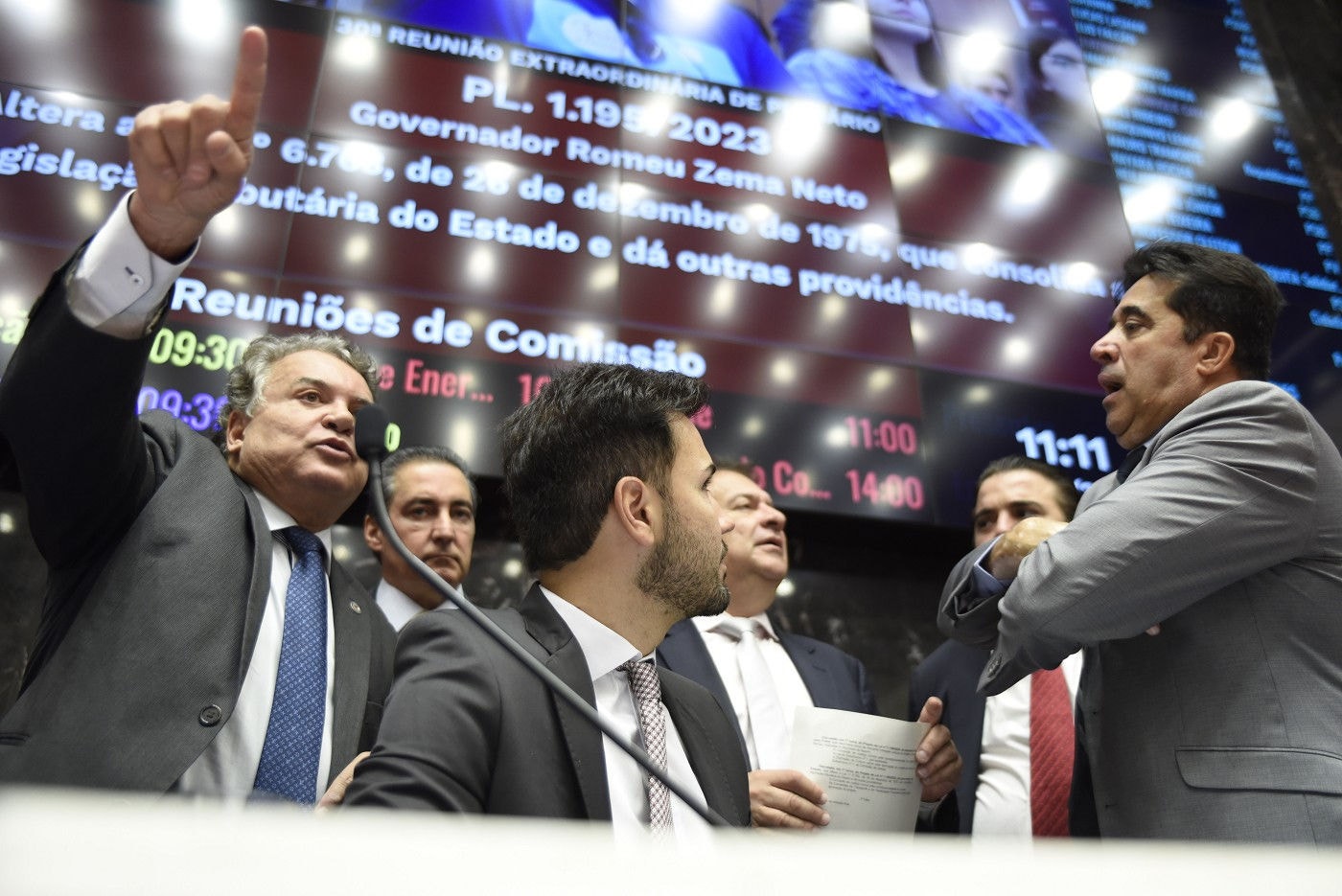 O clima entre os deputados Alencar da Silveira Jr. (PDT) e Sargento Rodrigues (PL) não foi exatamente o mais amistoso durante o plenário desta quarta (25 de junho)